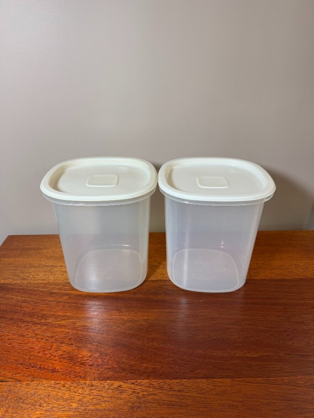 2 Vintage Almond Rubbermaid Servin Saver Canisters #6 - 12 Cups